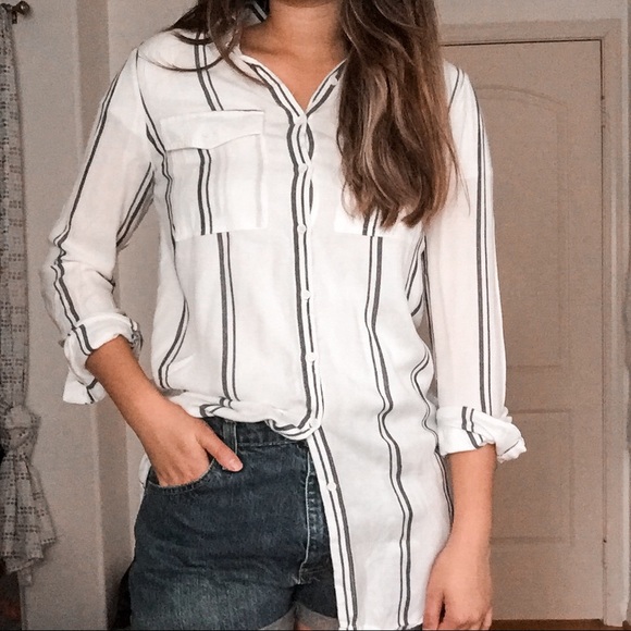 Forever 21 Tops - SOFT BUTTON UP BLOUSE